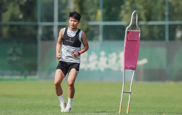 压哨签?曝曼联再度挖角布莱顿,4000万镑砸海鸥年度最佳球员